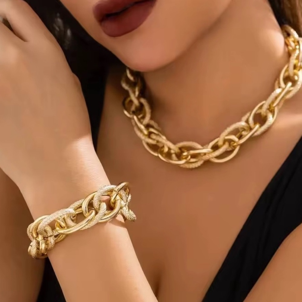 Maison Gold Link Chain Jewelry Set